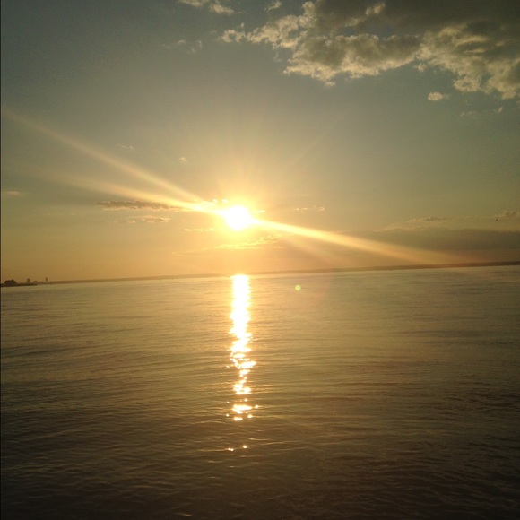 Profile Picture of Peggy Oates (@peggyxoxo) on Poshmark