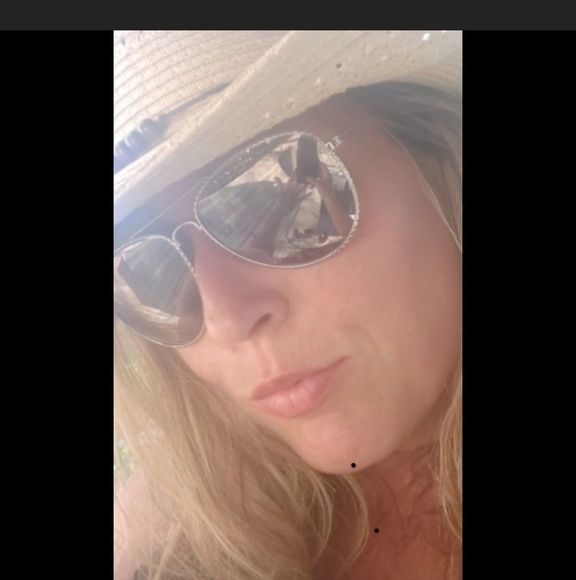 Profile Picture of Briana Bertolini (@bri_buys) on Poshmark