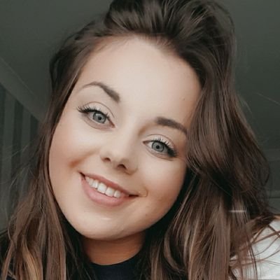 Profile Picture of Rebecca (@rebecca_weeks8) on Twitter