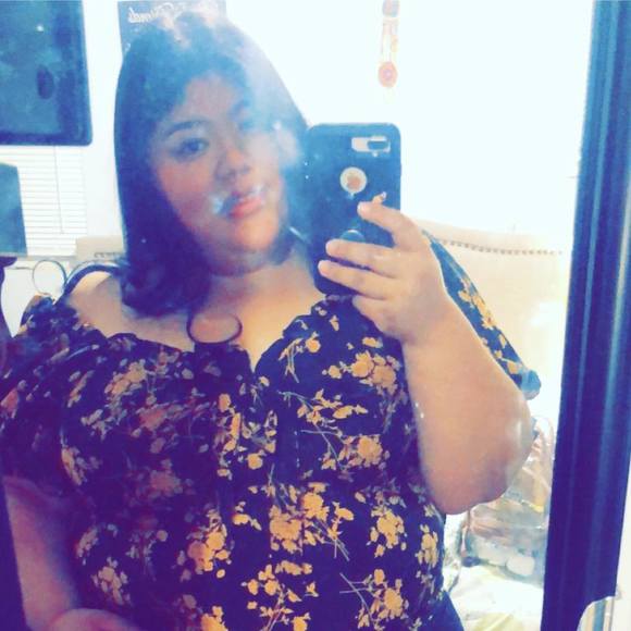 Profile Picture of Jessica Chitic (@chiticj) on Poshmark