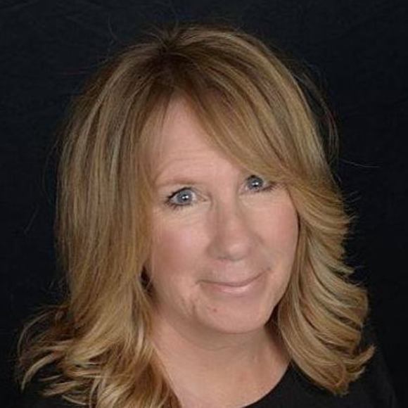 Profile Picture of Lynn Sustad (@lynnsustad) on Poshmark