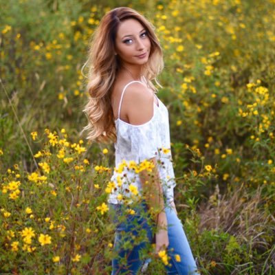 Profile Picture of Danielle (@DanielleBaer) on Twitter