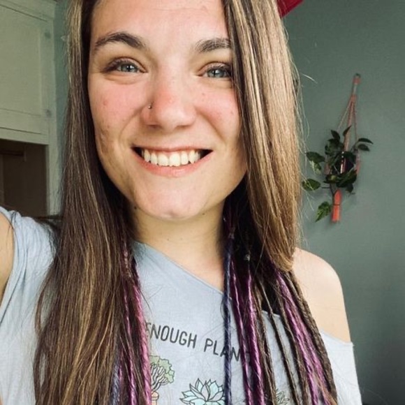 Profile Picture of Melissa Mucka (@manessarose91) on Poshmark