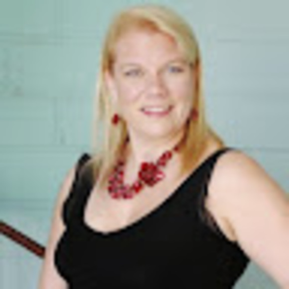 Profile Picture of Pamela Farry (@pamjeffbri) on Poshmark