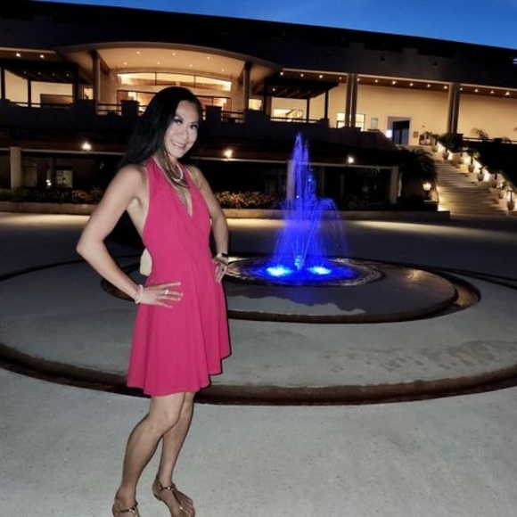 Profile Picture of Jacqueline Derondeau (@jderondeau) on Poshmark