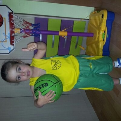 Profile Picture of Lucia Pascual (@LucyCiwe) on Twitter