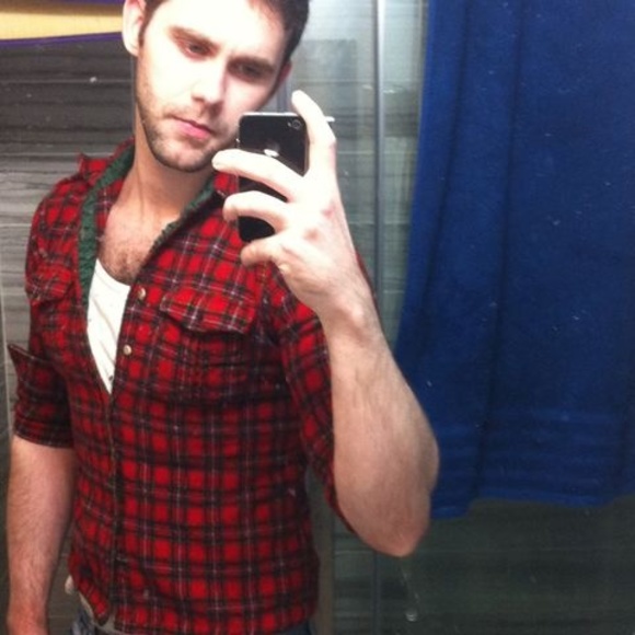 Profile Picture of Steven Minogue (@minogue_steven) on Poshmark