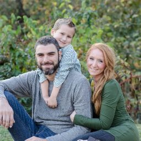 Profile Picture of Chastalee Viehe (@chastaleev) on Poshmark