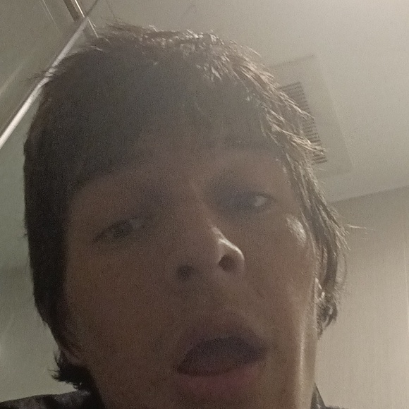 Andrew Herzer - Poshmark Profile Picture of Andrew Herzer (@toastedempirez) on Poshmark