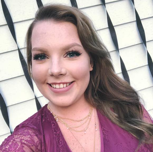 Gabby Mitchell - Poshmark Profile Picture of Gabby Mitchell (@gabs711) on Poshmark