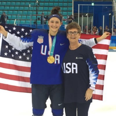 Profile Picture of Lynn Keller (@lynnerd7) on Twitter