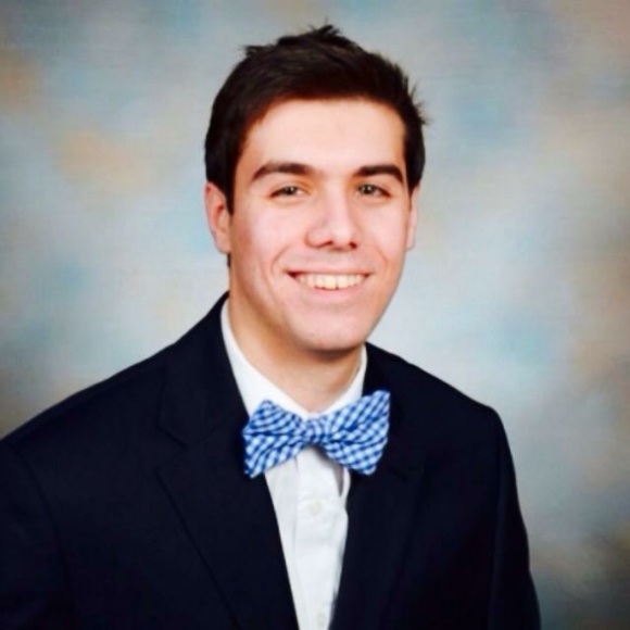 Profile Picture of Andrew Drucker (@adrucker10) on Poshmark