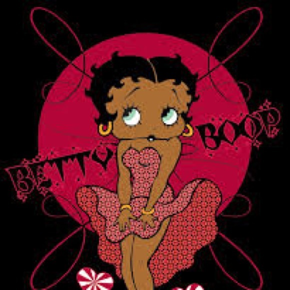 Profile Picture of Shawna Matthews (@shawnamatthe796) on Poshmark