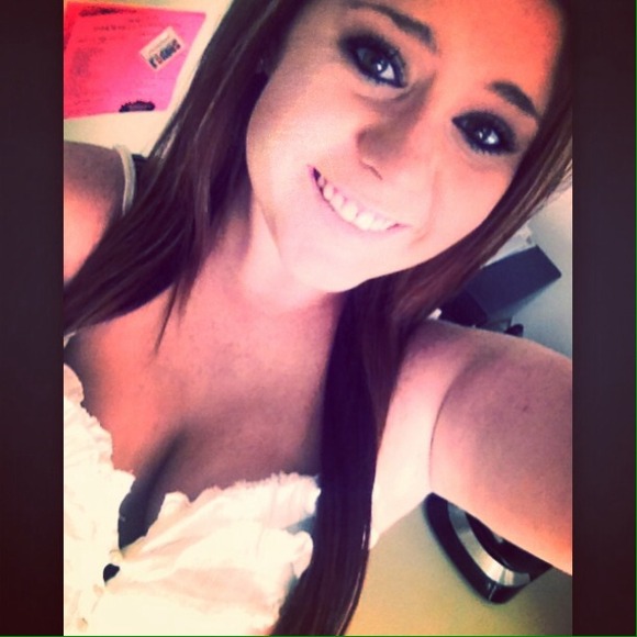 Profile Picture of Madison Gisler (@madisonmaxine) on Poshmark