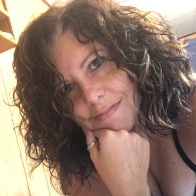 Profile Picture of Brenda Findley (@badgerbee369) on Twitter