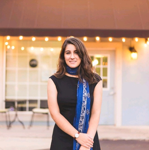 Profile Picture of Fiona Keller (@fwk99) on Poshmark