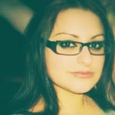 Profile Picture of Laura Howe (@@laurahowe1986) on Twitter