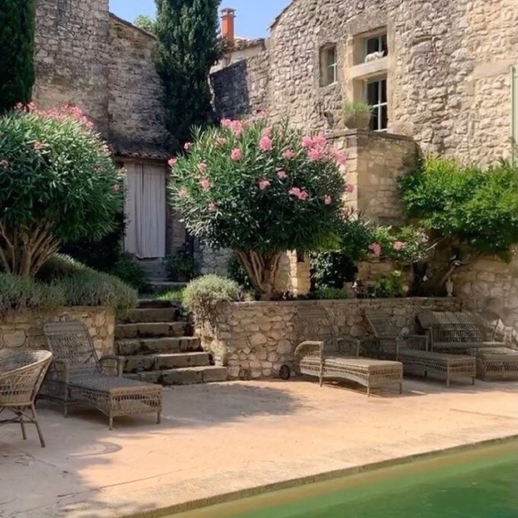 Profile Picture of Angela Baclija (@yogabagaba534) on Poshmark