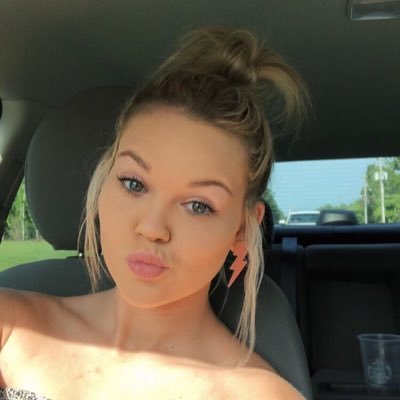 Profile Picture of Jo 💄 🌸 🍉 🧜🏼‍♀️ 💓 (@JoAndrew31) on Twitter