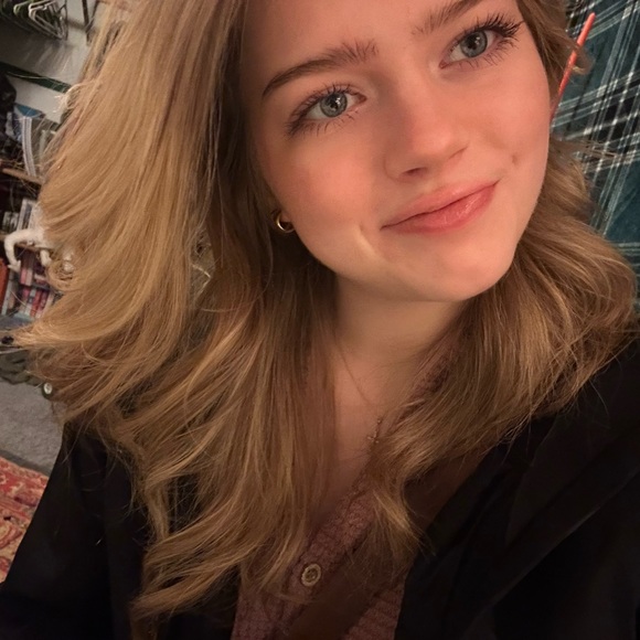 Profile Picture of Addison Dobbs (@addisondobbs) on Poshmark