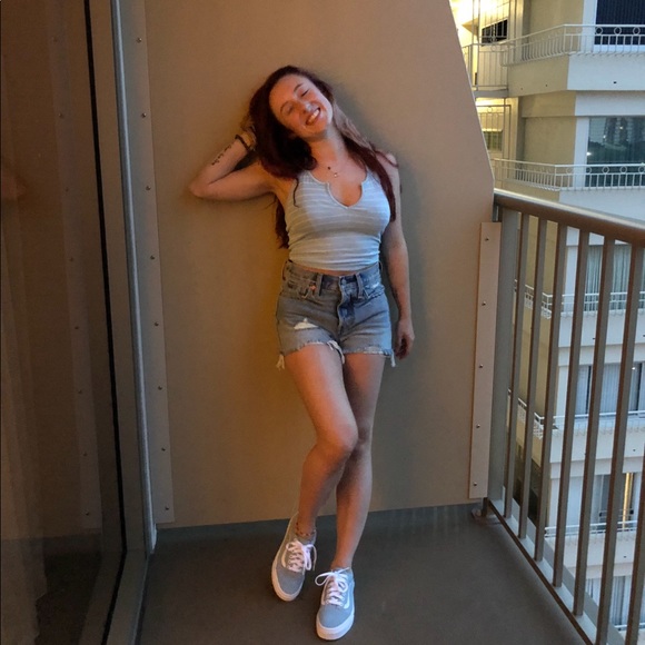 Profile Picture of Rachel Sellner (@rachelsellner) on Poshmark