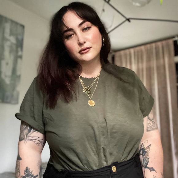 Profile Picture of Kai Clark (@violetbanana) on Poshmark