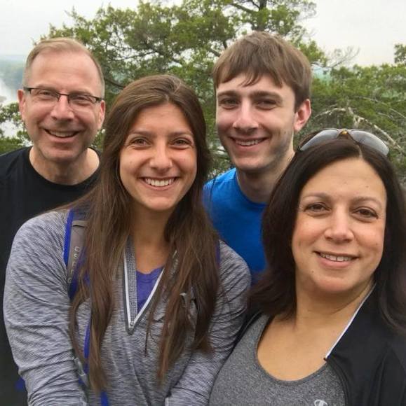 Profile Picture of Adriana Cataldo graflund (@adrianagraf) on Poshmark