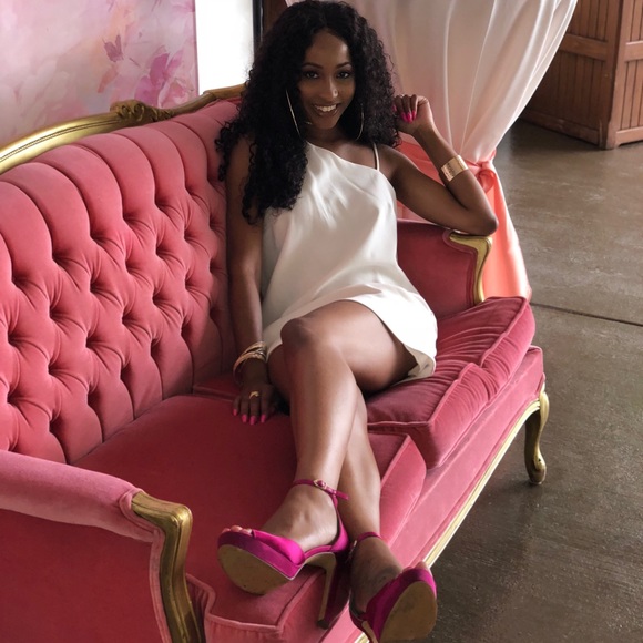 Profile Picture of Brittany Nichele (@bisforbombshell) on Poshmark