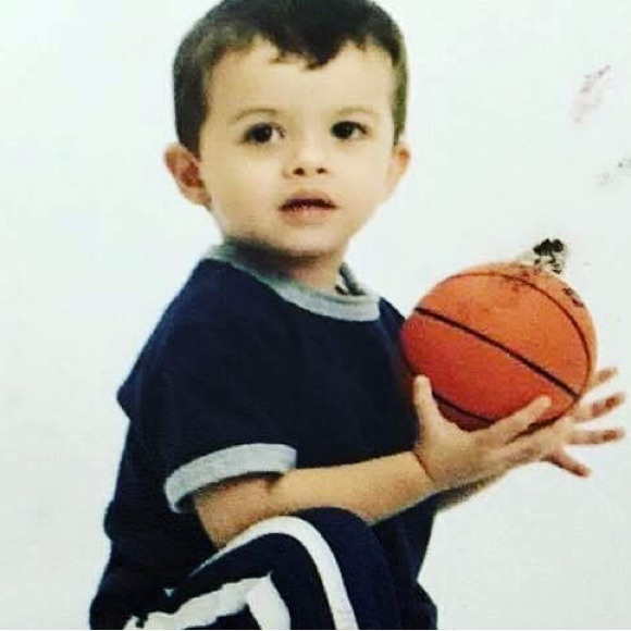 Profile Picture of Carlos Garavito (@carlosgaravito) on Poshmark