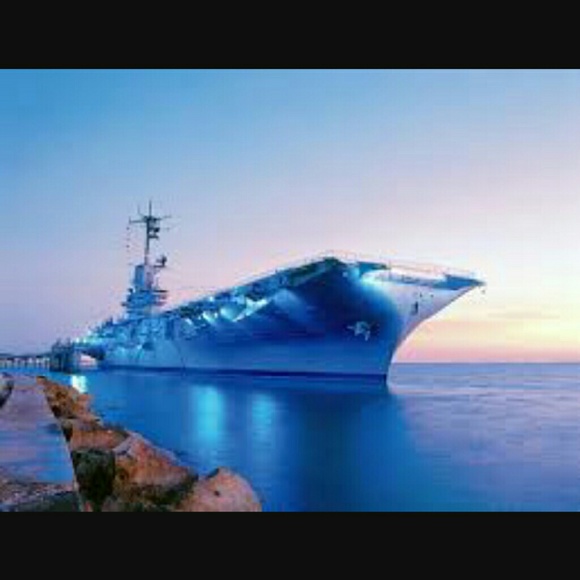 Profile Picture of James Lazo (@silverandblack1) on Poshmark