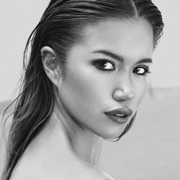 Profile Picture of Jaimie Pepping (@jaimiemaria) on Poshmark