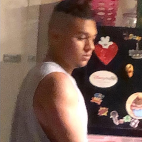 Profile Picture of Kevin Acosta (@kaac42007) on Poshmark