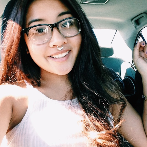 Profile Picture of Ariel Castaneda (@arieljade7) on Poshmark