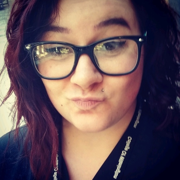 Profile Picture of Kelly Mcnabb (@kelly_mcnabb) on Poshmark