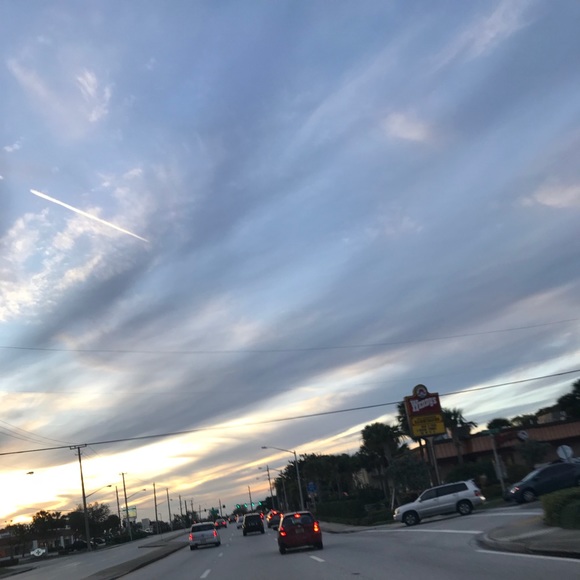 Profile Picture of Kipi Kipi (@kipi2) on Poshmark