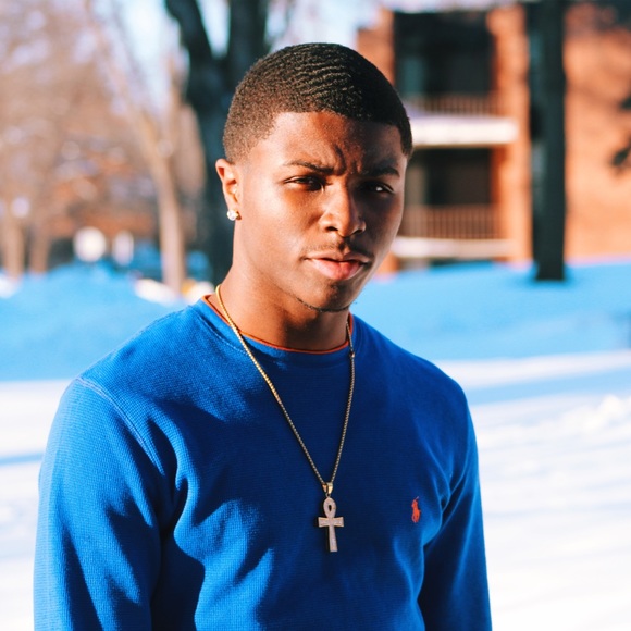 Profile Picture of Darryl Carter (@darrylcarter20) on Poshmark