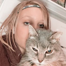 Profile Picture of Carly Mullins (@xcarlylynnx) on Pinterest