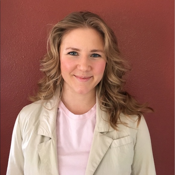 Profile Picture of Emily Plummer (@emilybplummer) on Poshmark