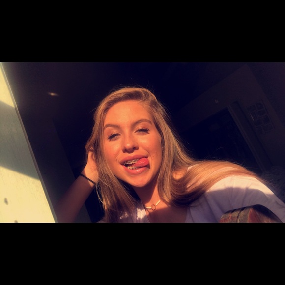 Profile Picture of Sienna Osada (@so_osada) on Poshmark