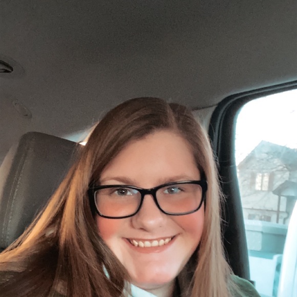 Nicole Durall - Poshmark Profile Picture of Nicole Durall (@nicole7748) on Poshmark