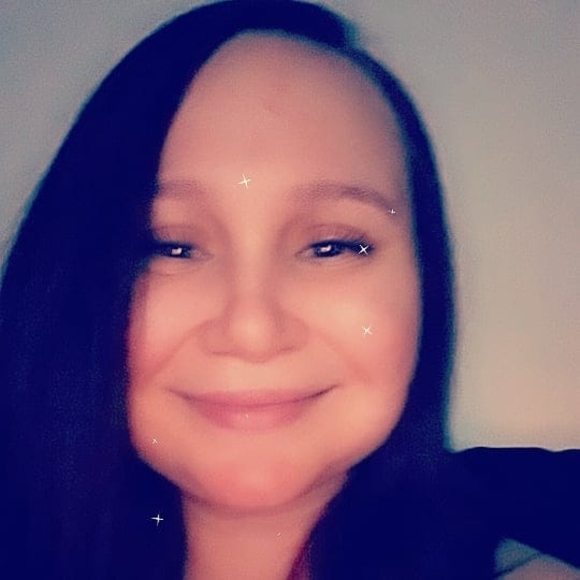 Profile Picture of Elizabeth Danos (@justlizzie) on Poshmark