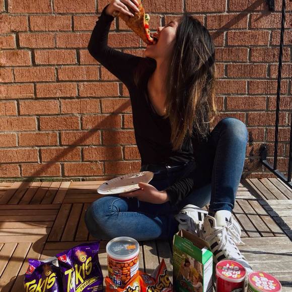 Profile Picture of Nicole Yip (@nicoleyip1119) on Poshmark