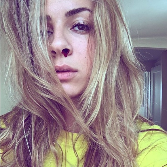 Profile Picture of Angelique Zetts (@atzetts) on Poshmark