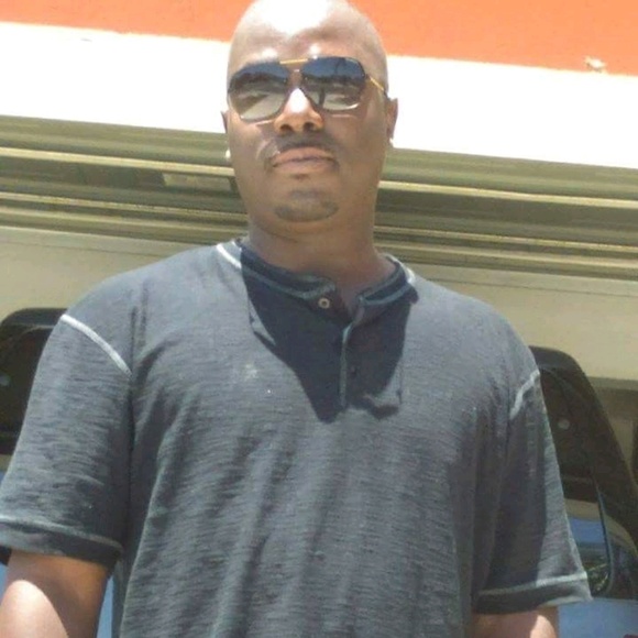 Profile Picture of Levar Timmons (@levartimmons) on Poshmark