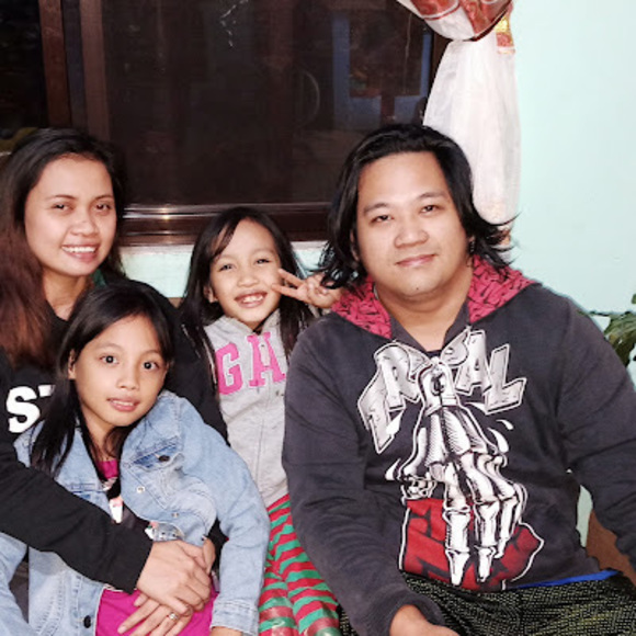 Profile Picture of Lara angeli Tenerife (@l_tenerife) on Poshmark