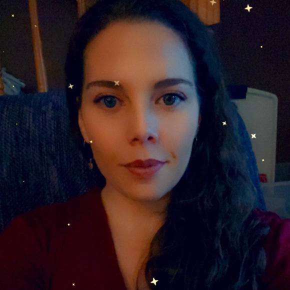 Profile Picture of Chelsie Hivner (@ni9htan93l) on Poshmark