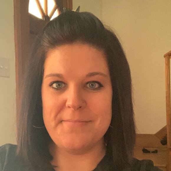 Profile Picture of Kara Heath (@kaheath) on Poshmark