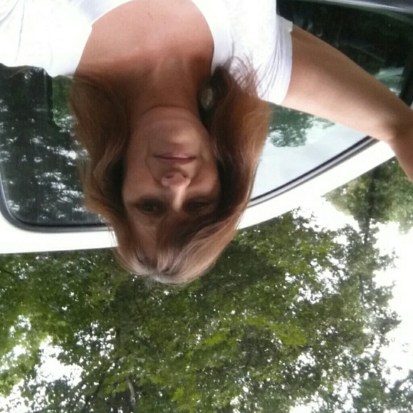 Profile Picture of Connie Mcgarrah (@conniemcgarrah) on Poshmark