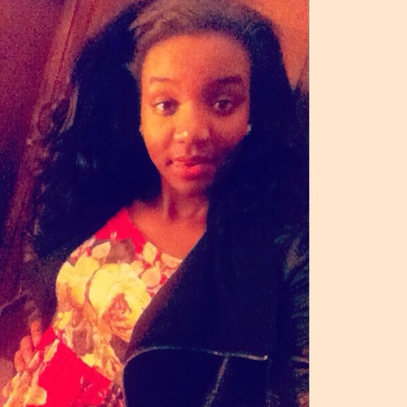 Profile Picture of Michelle Obasi (@mobasi) on Poshmark