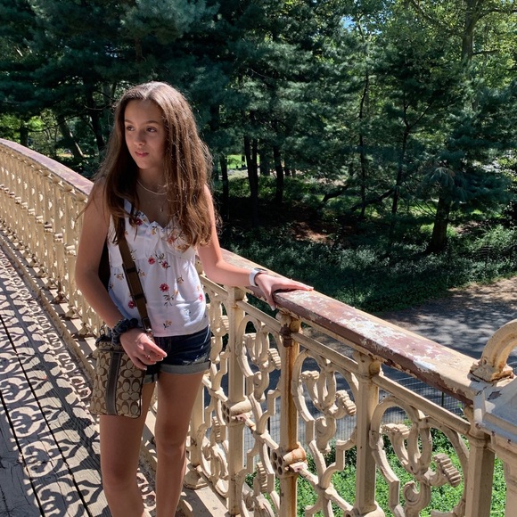 Allison Bonnemaison - Poshmark Profile Picture of Allison Bonnemaison (@allisonrb2005) on Poshmark